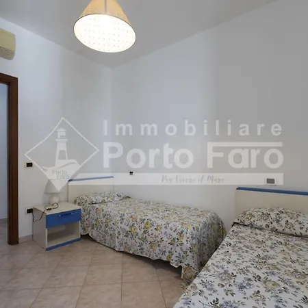 Via Incrociatore Trieste 7 Dx - Spazioso Quadrilocale In Centro A * 팔라우